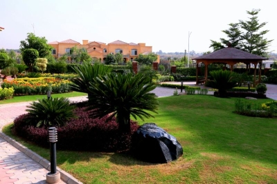 5 kanal farmhouse plot for sale in block A gulberg greens