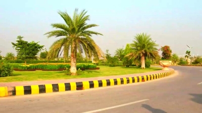 parkface 7 marla plot for sale in block L, Gulberg Greens Islamabad