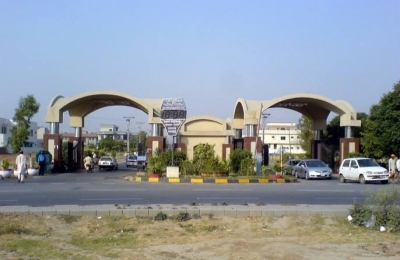2 KANAL UPPER PORTION FOR RENT IN BLOCK D-2 WAPDA TOWN LAHORE.