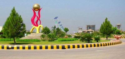 7 marla main road plot for sale in Gulberg greens block M