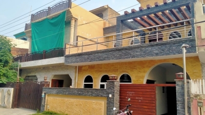 Beautiful and luxury Double Story House at Prime location in I-10/4