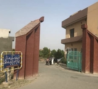 ideal plots for sale in different sizes in block c& D high court society Lahore.