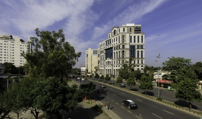 37 MARLA FULLY COMMERCIAL SHOWROOM FOR SALE IN JAIL ROAD LAHORE