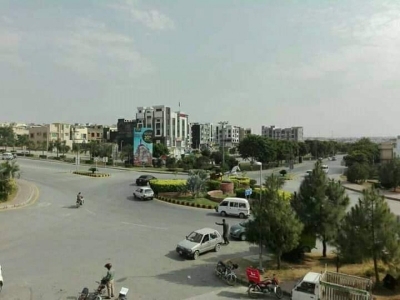 10 marla plot for sale in Bahria Town  ph 7.