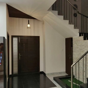Facing Park Corner 10 Marla House For Sale With Real Pix Near Shaukat Khanum